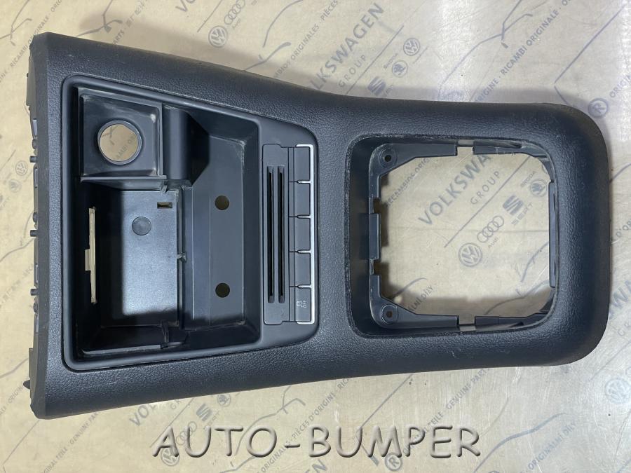 VW Tiguan 2011- Консоль центральная (без пепельницы) 5N1857961A